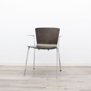 Silla confidente de madera y estructura cromada 2