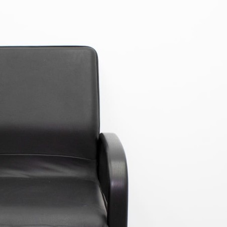 Silla confidente en napel negro y estructura de madera