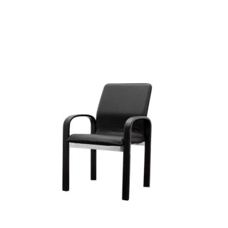 Silla confidente en napel negro y estructura de madera