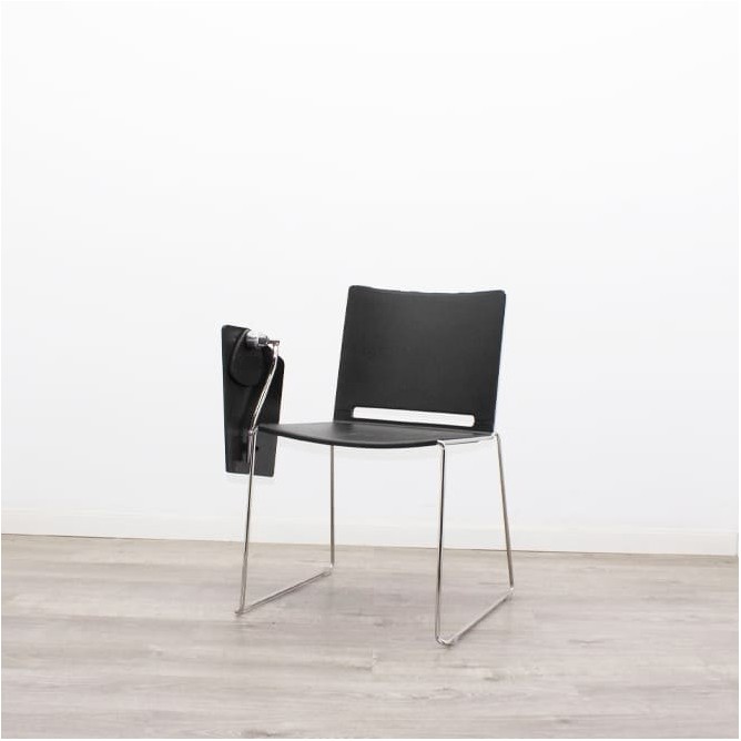 Silla colectiva en PVC negra con pala y base trineo cromado