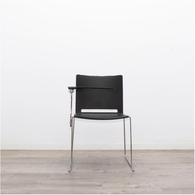 Silla colectiva en PVC negra con pala y base trineo cromado