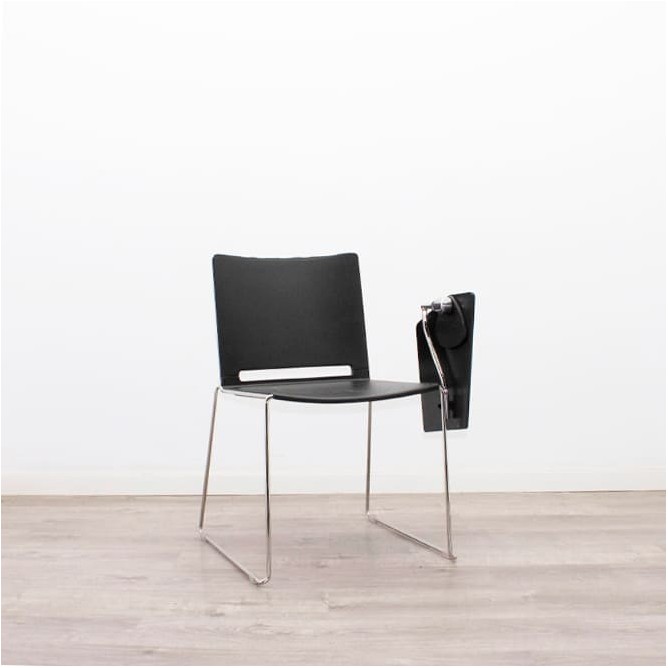 Silla colectiva en PVC negra con pala y base trineo cromado