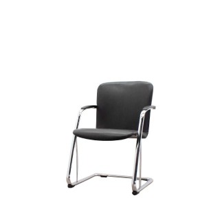 Silla confidente en napel negro con base patín cromada