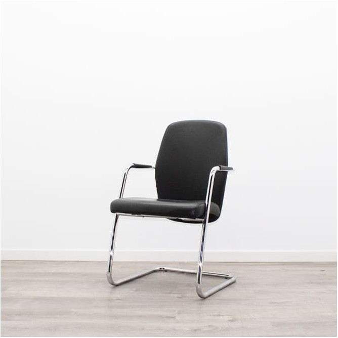 Silla confidente respaldo trasero de madera en napel negro