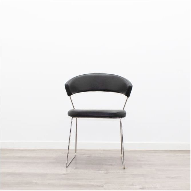Silla confidente respaldo bajo en napel negro