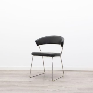 Silla confidente respaldo bajo en napel negro 2