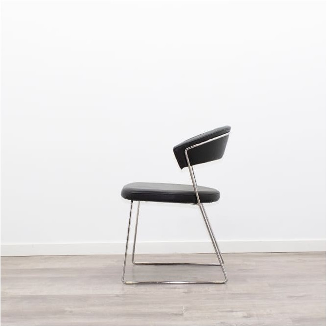Silla confidente respaldo bajo en napel negro