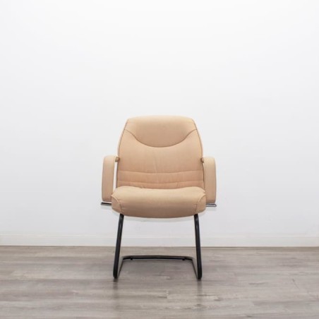 Silla confidente napel beige con base patín negra