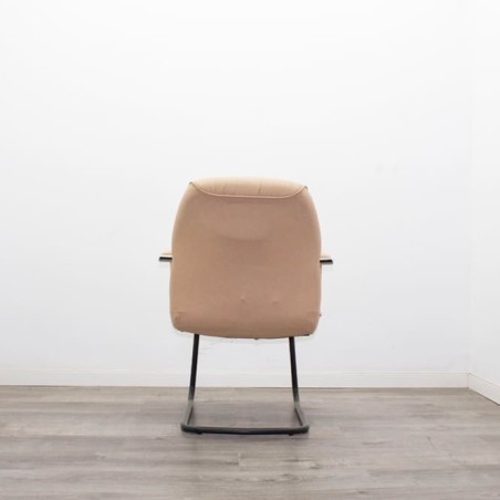 Silla confidente napel beige con base patín negra