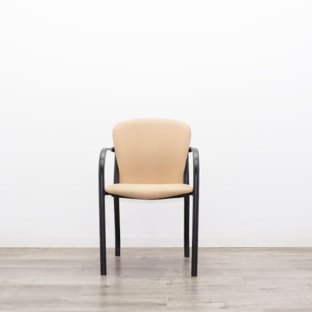 Silla confidente en napel beige con 4 patas en negro