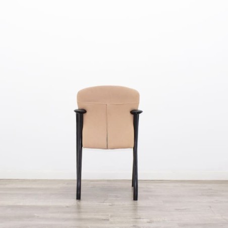 Silla confidente en napel beige con 4 patas en negro