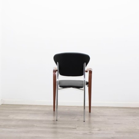 Silla confidente de madera y napel negro