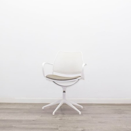 Silla confidente giratoria con topes en gris y blanco