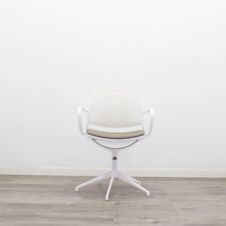 Silla confidente giratoria con topes en gris y blanco
