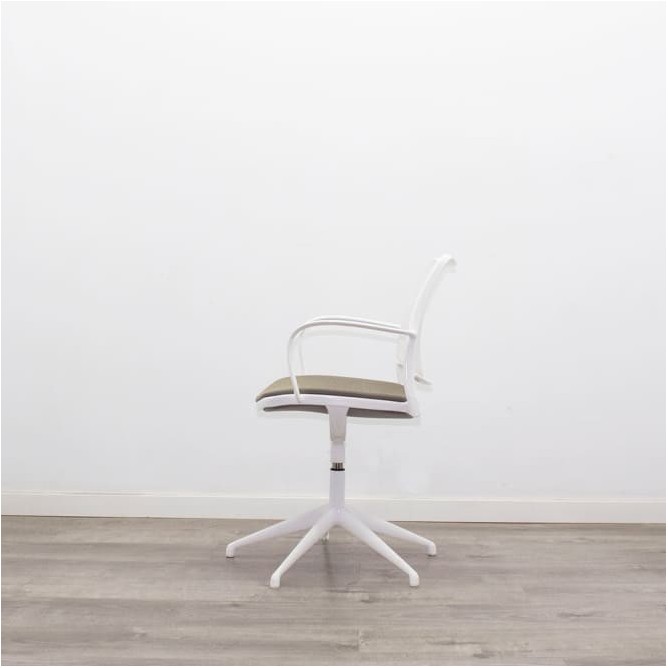 Silla confidente giratoria con topes en gris y blanco