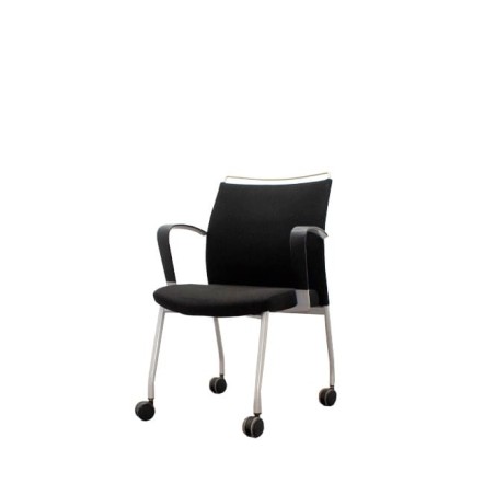 Silla confidente con ruedas tapizado en negro estructura gris