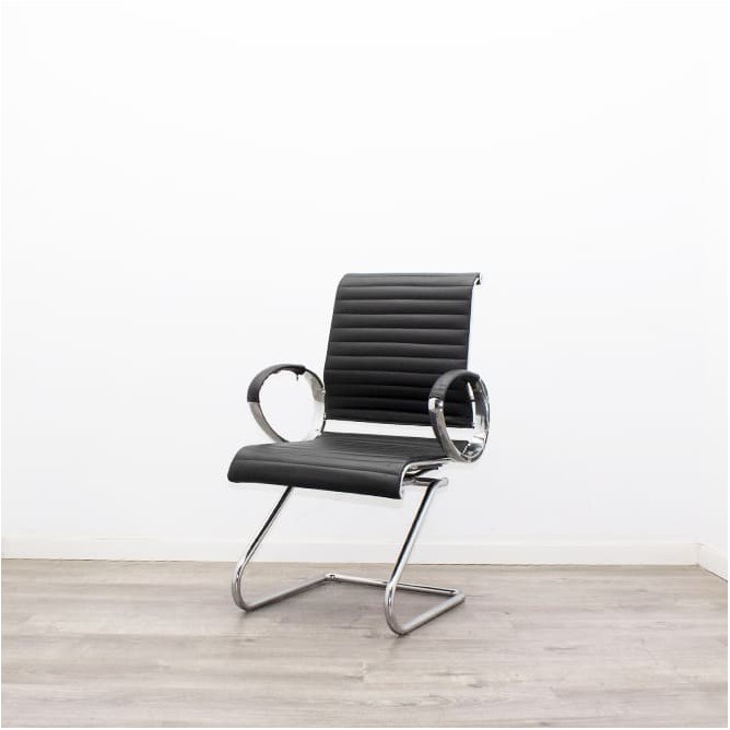 Silla confidente en napel negro con brazos