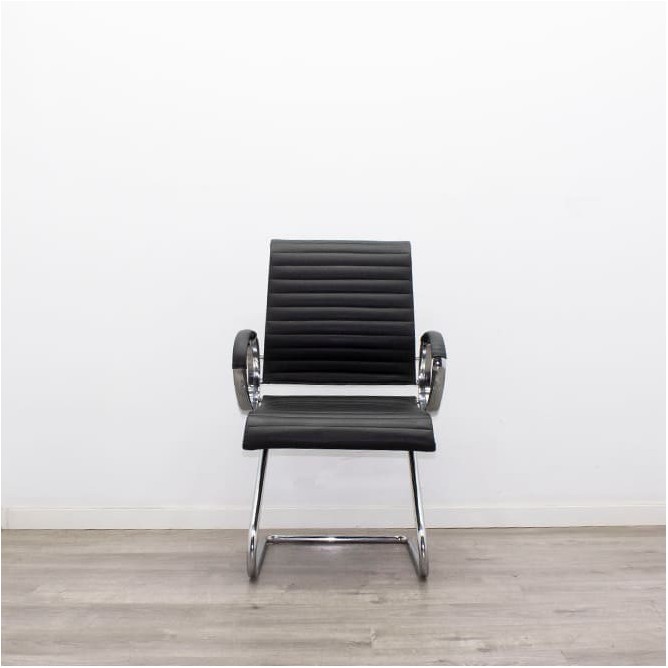 Silla confidente en napel negro con brazos