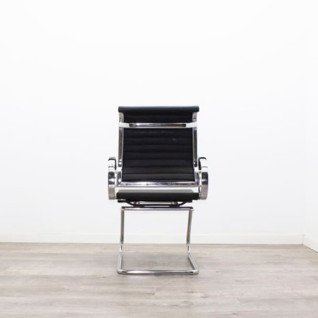 Silla confidente en napel negro con brazos