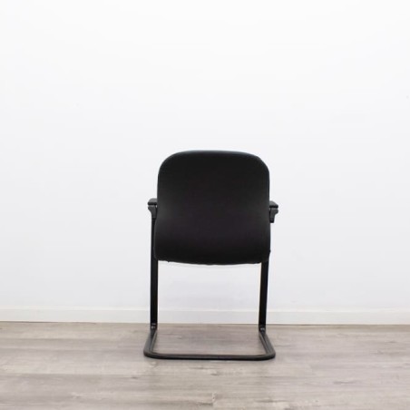 Silla confidente en napel negro base patín negra