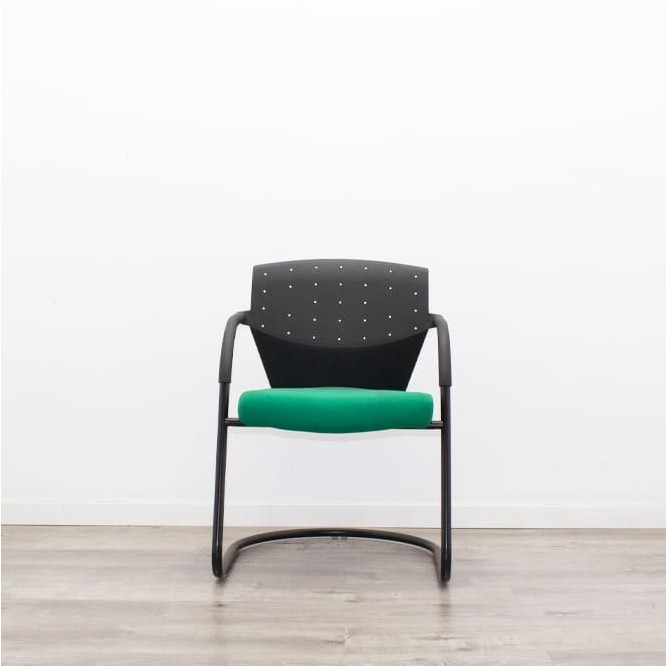 Silla confidente en verde y negro con respaldo polipropileno