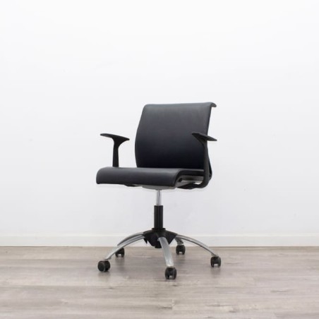Silla confidente giratoria con ruedas en napel gris azulado