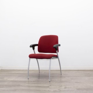 Silla confidente tapizado en granate y estructura gris 2