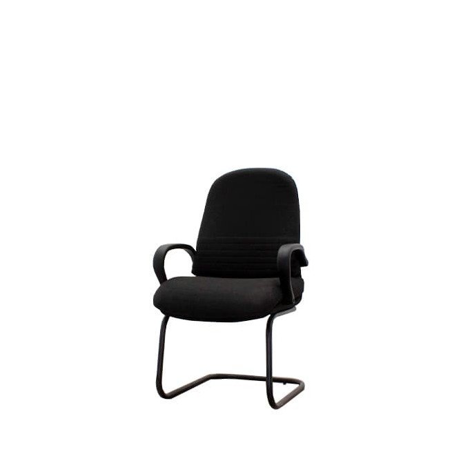 Silla confidente en tela negra y estructura negra
