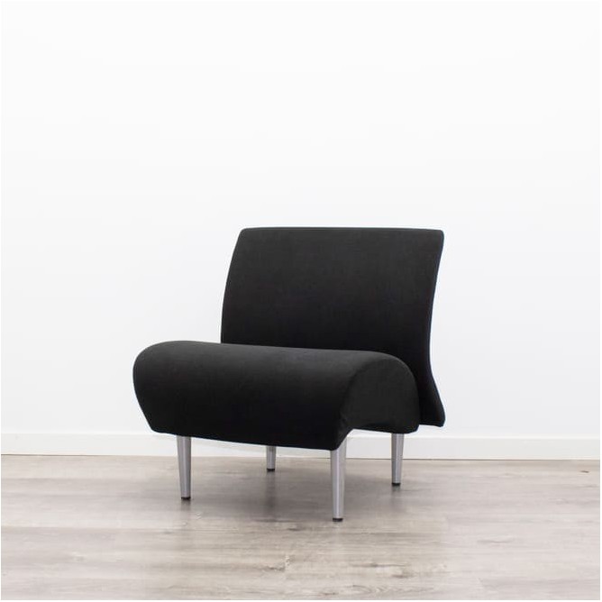 Sillón de espera negro sin brazos