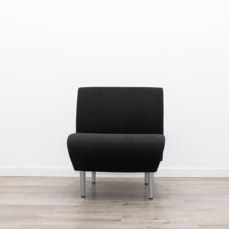 Sillón de espera negro sin brazos