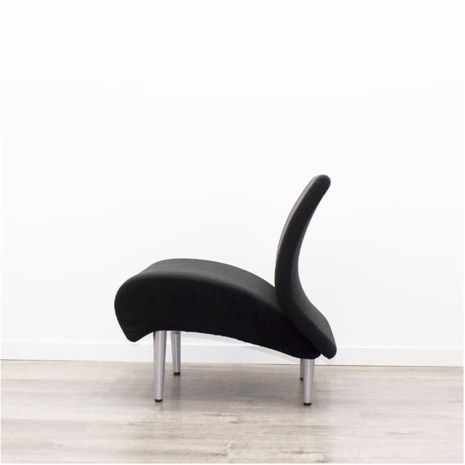 Sillón de espera negro sin brazos