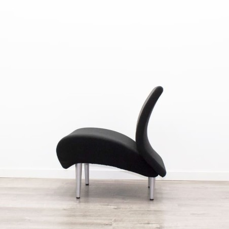 Sillón de espera negro sin brazos