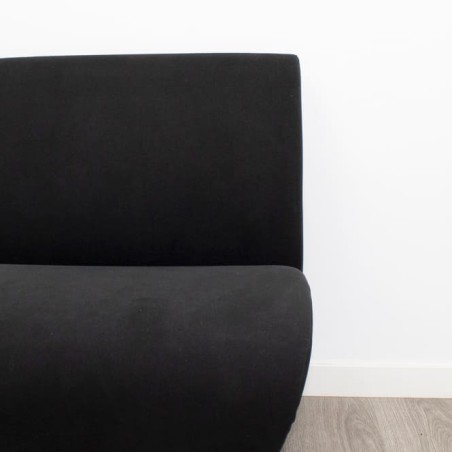 Sillón de espera negro sin brazos
