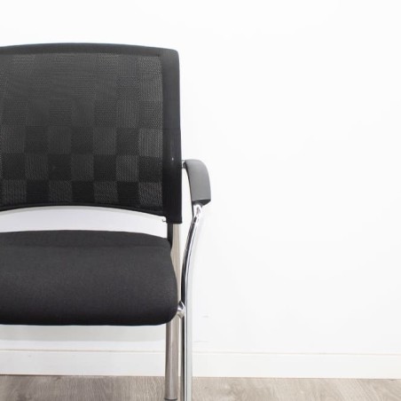 Conjunto silla operativa y 2 sillas confidentes en negro