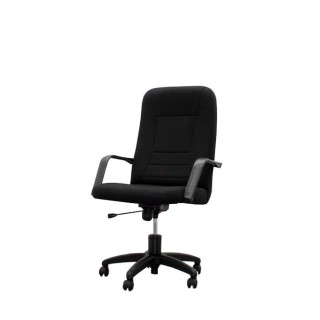 Silla dirección tapizada en negro con brazos fijos