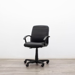 Silla dirección en napel negra respaldo bajo 2