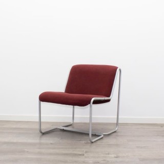 Sillón de espera granate con base gris 2