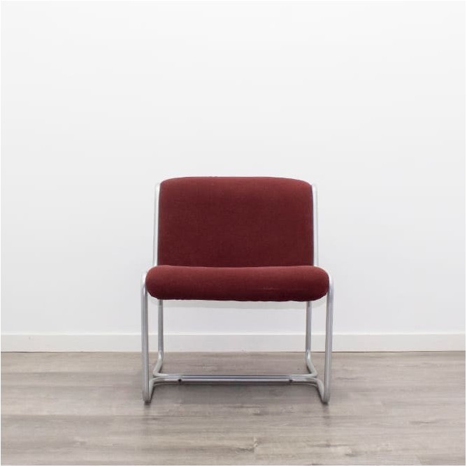 Sillón de espera granate con base gris
