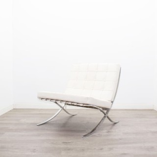 Sillón de 1 plaza en blanco de piel con costuras 2