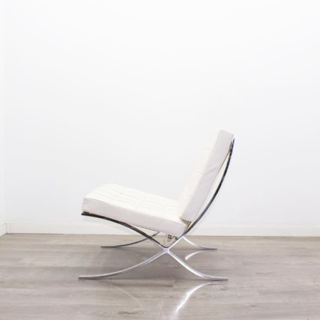 Sillón de 1 plaza en blanco de piel con costuras