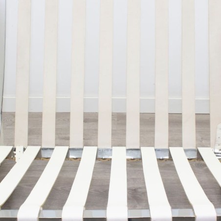 Sillón de 1 plaza en blanco de piel con costuras