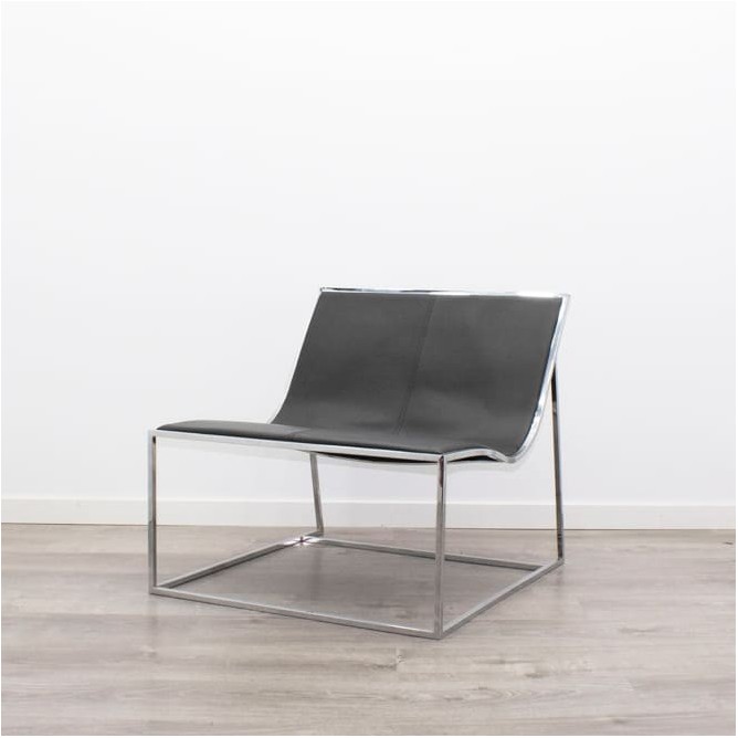 Sillón de espera de diseño en piel negra