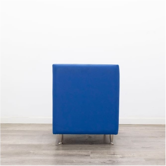 Sillón de espera napel azul con patas cromadas