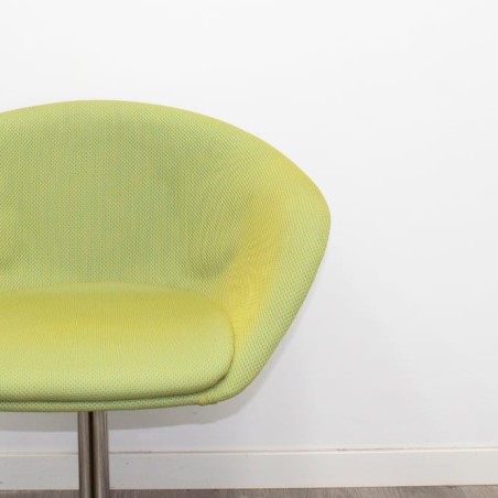 Sillón de espera giratorio en verde lima