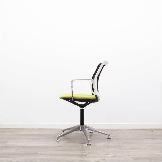Silla operativa ergonómica y respaldo malla negra - Mercaoficina