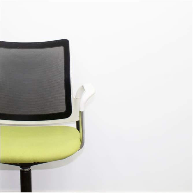 Silla giratoria ergonómica y respaldo malla negra