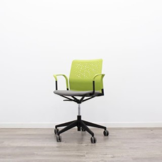 Silla operativa ergonómica verde y gris 2