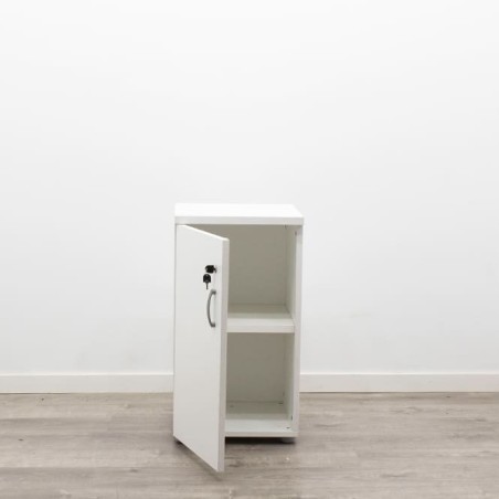 Armario bajo blanco con puertas y tiradores 80cm