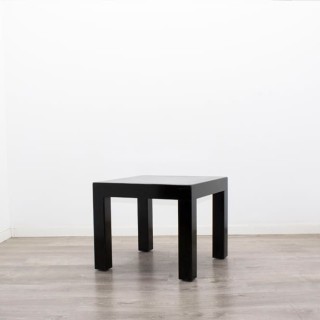 Mesa de rincón baja en negro lacado 2