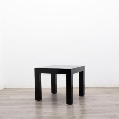 Mesa de rincón baja en negro lacado